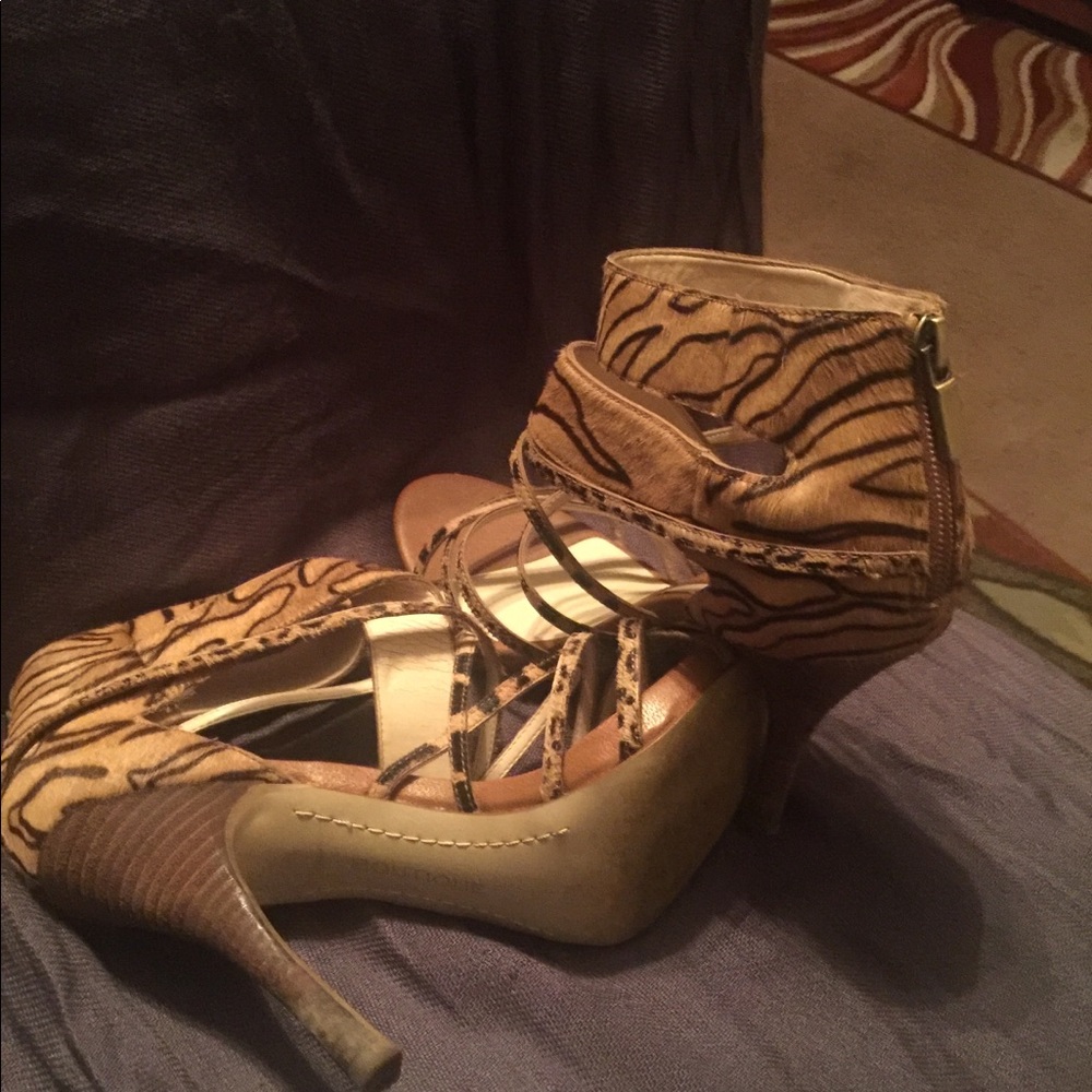 Heels - Picture 2 of 2